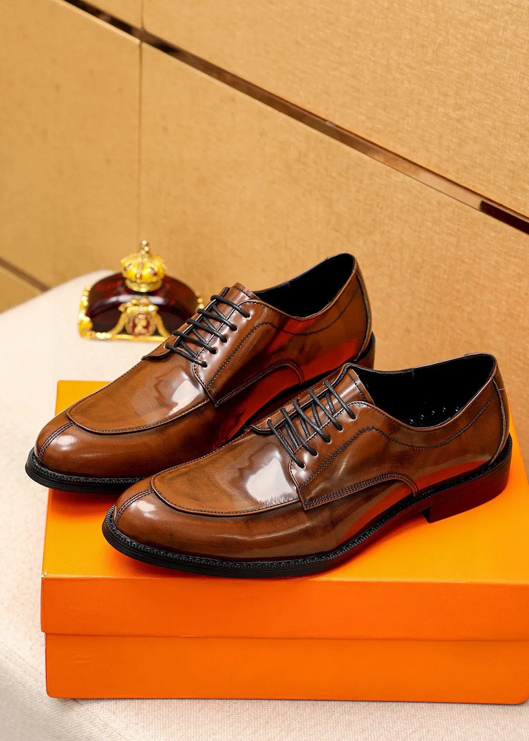Men's shoes 💰460 💐 Product trademark: HERMES "Hermès" business leather shoes Regular size: 38-44 (45🉑️customized) Product materials: Selected imported first-layer open-edge beaded calfskin upper, imported water-dyed 🐂 cowhide lining. Strong three-dimensional visual effect, non-slip and wear-resistant combination outsole Color: 2⃣️colors available